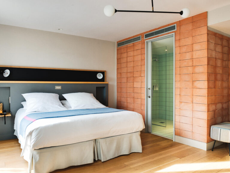 Hotel Brummell Room Mountain Deluxe Coral Solari 6 768x576