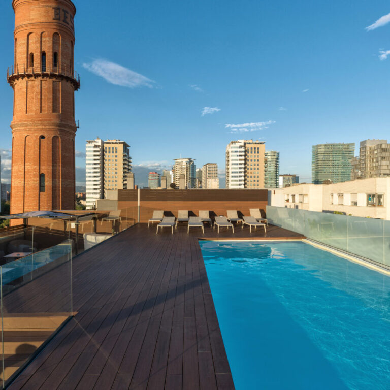 attica bcn 073 baja 900x900 1 768x768