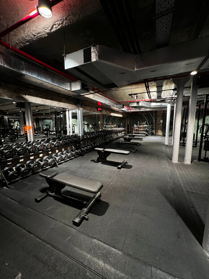 barcelona gran via les cortes catalanes freeweight